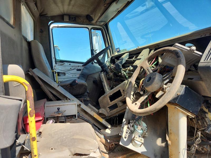 2004 FREIGHTLINER FL70 REFUSE TRUCK — Фото 5 из 10