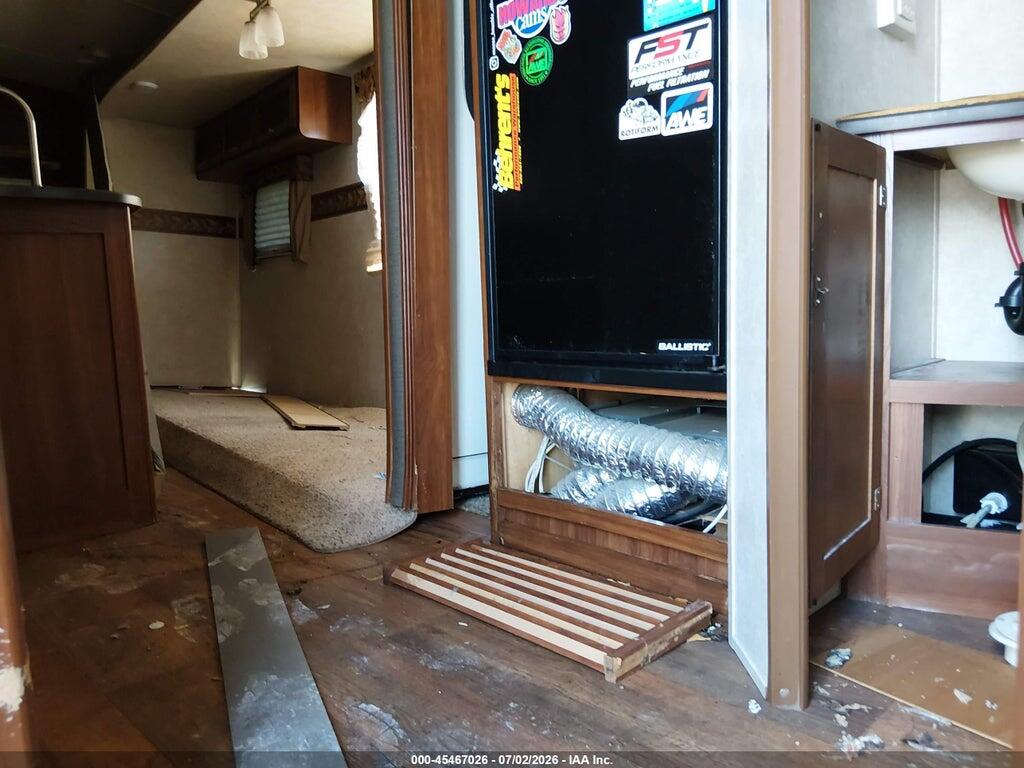 4YDT30R28FA420677 2015 KEYSTONE RV PREMIER photo no. 8