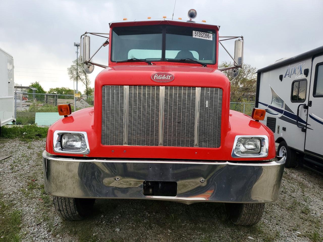 2003 PETERBILT 330 FLATBED TRUCK — Фото 5 из 12