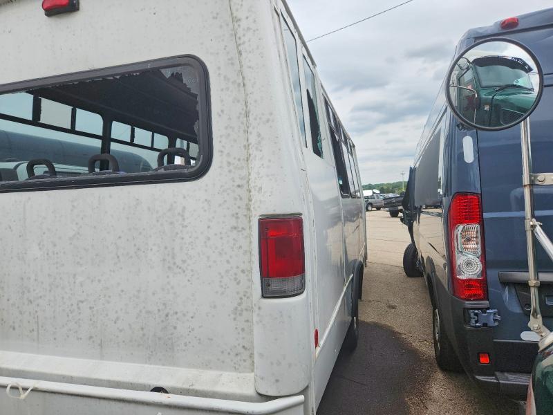 1FDXE45S21HA24980 2001 FORD ECONOLINE photo no. 3