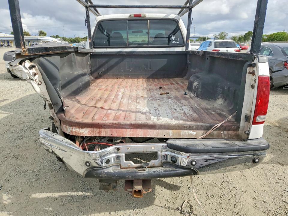 1FTNW20FX1EC31626 2001 FORD F250 photo no. 6