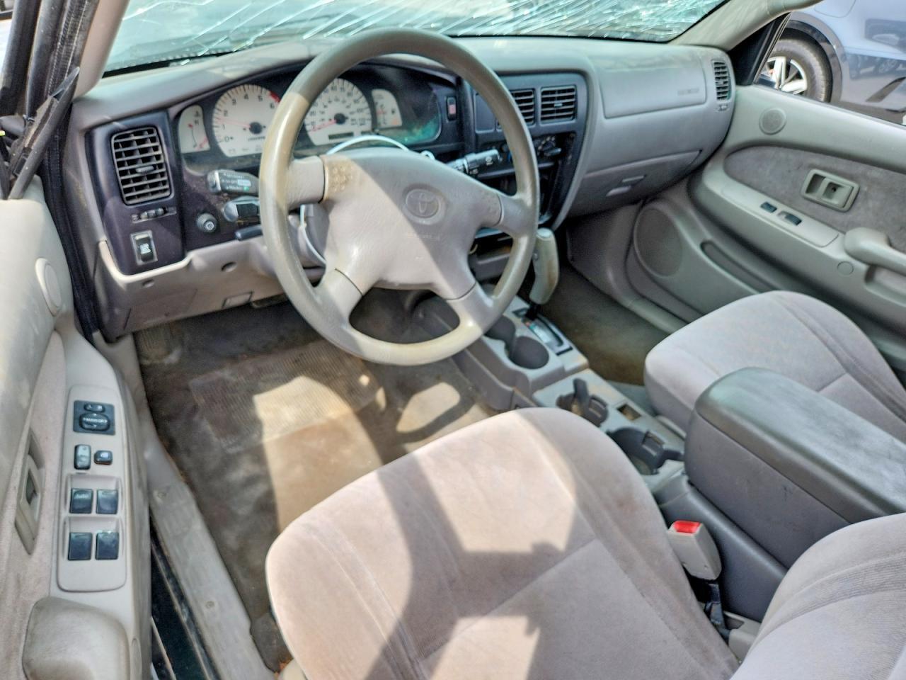 2001 TOYOTA TACOMA DOUBLE CAB PRERUNNER — Фото 8 из 12