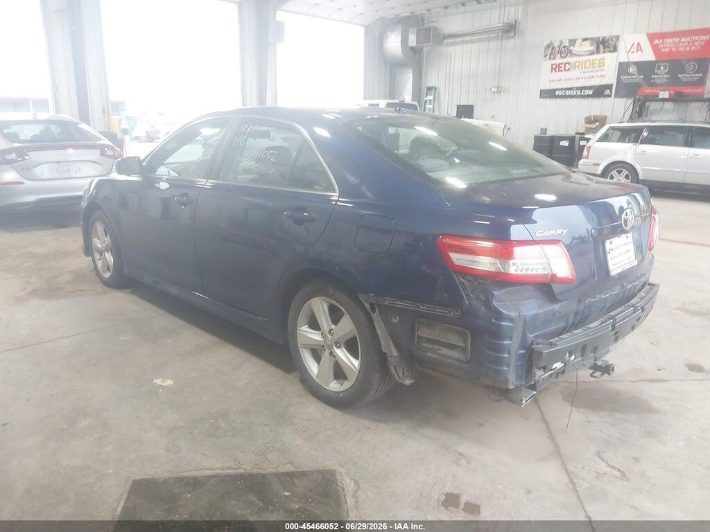 4T1BF3EK3BU724792 2011 TOYOTA CAMRY photo no. 3