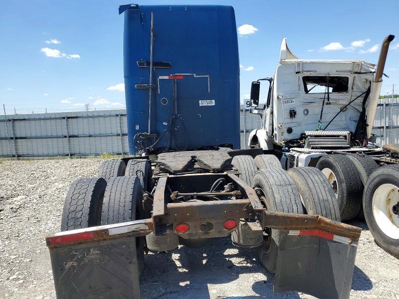 2000 FREIGHTLINER 108SD — Фото 6 из 10