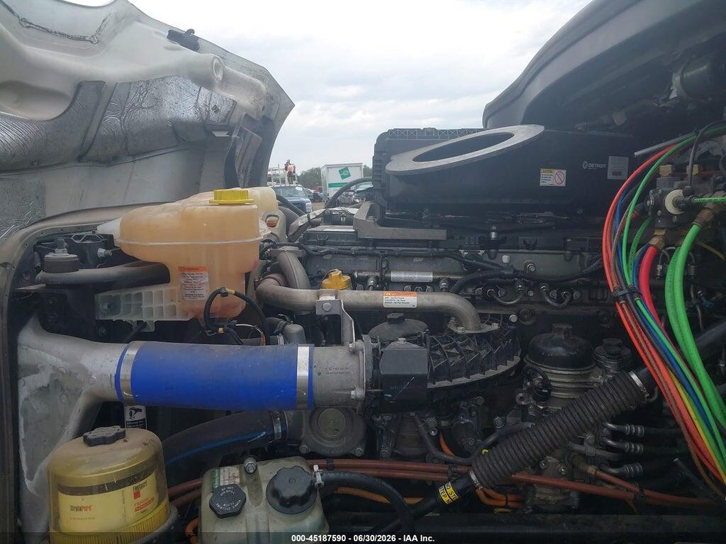 3AKJHHDR2MSMN7303 2021 FREIGHTLINER NEW CASCADIA 126 photo no. 9