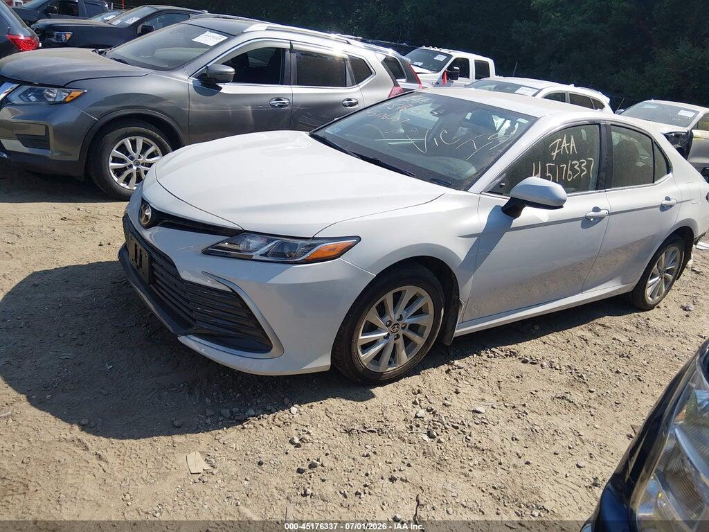 4T1C11AK3NU002028 2022 TOYOTA CAMRY photo no. 2