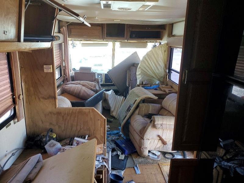 1989 WINNEBAGO SUPERCHIEF RV — Фото 5 из 10