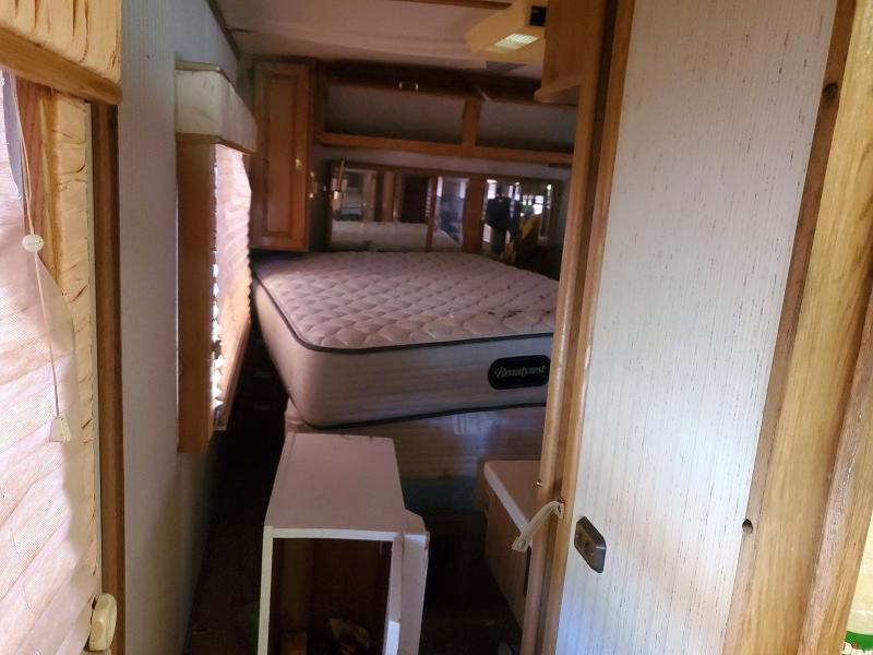 1989 WINNEBAGO SUPERCHIEF RV — Фото 6 из 10