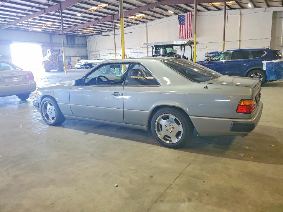 1988 MERCEDES-BENZ 300 CE — Фото 2 из 12