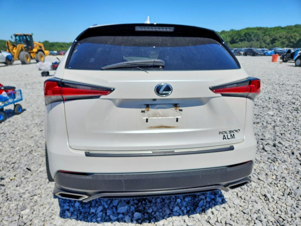 2020 LEXUS NX 300 — Фото 6 из 12