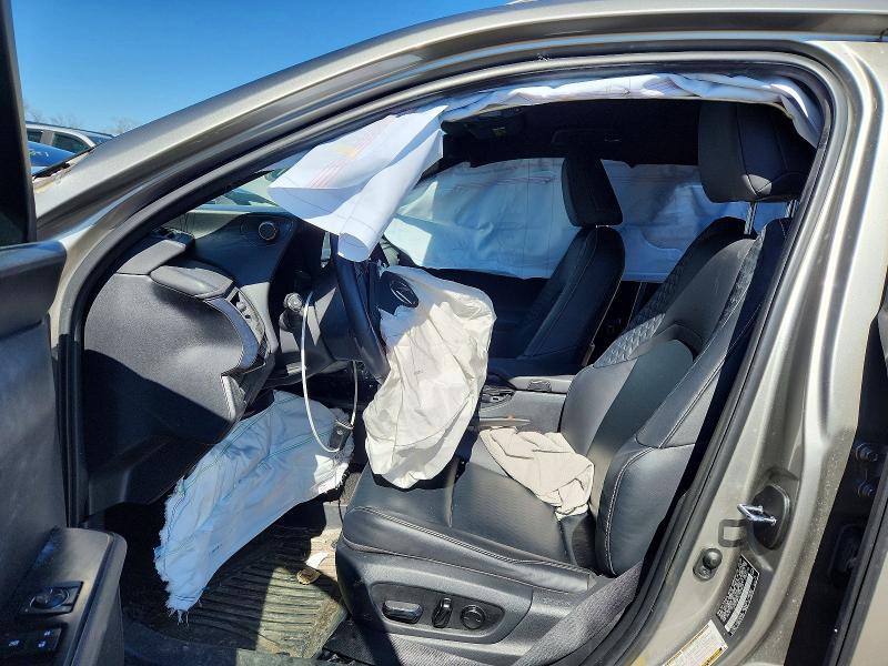 2020 LEXUS UX 200 BASE — Фото 7 из 14