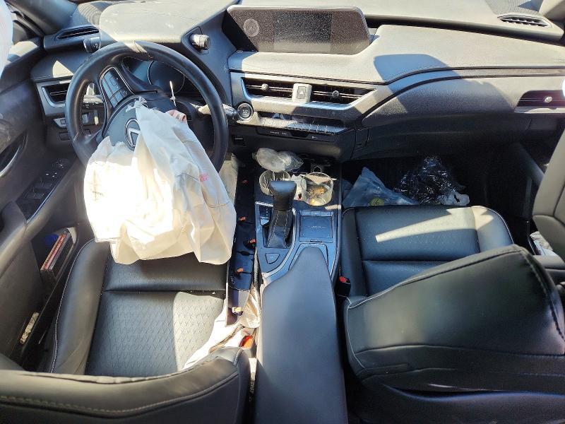 2020 LEXUS UX 200 BASE — Фото 8 из 14