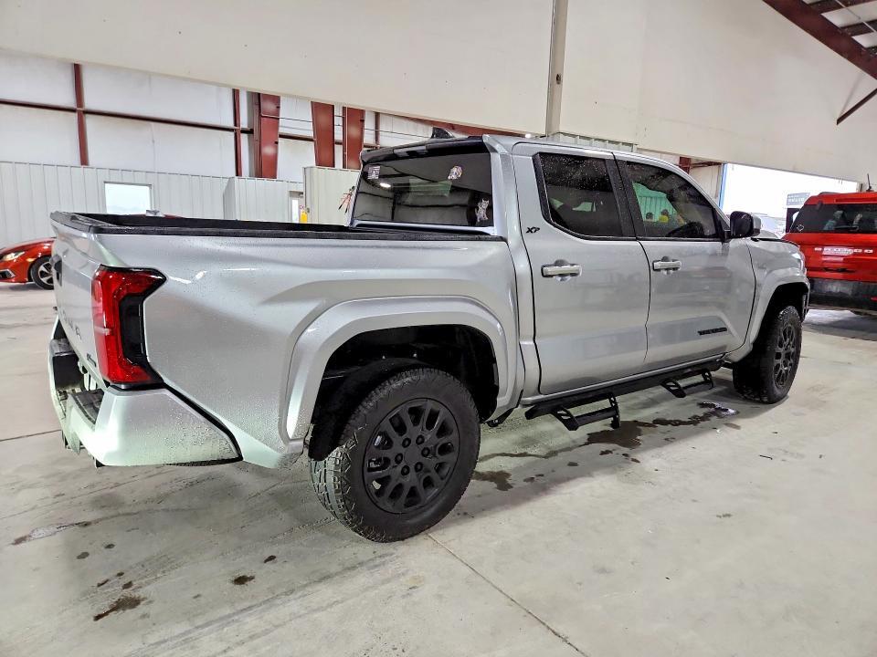2026 TOYOTA TACOMA — Фото 3 из 12