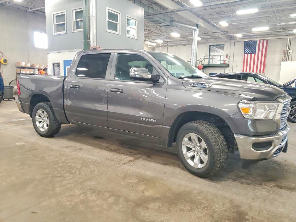 2024 RAM 1500 LARAMIE — Фото 4 из 12