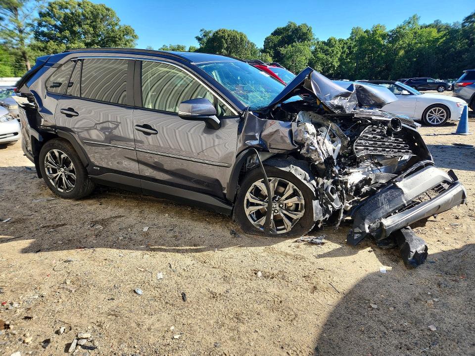 2024 TOYOTA RAV4 XLE PREMIUM — Фото 4 из 13