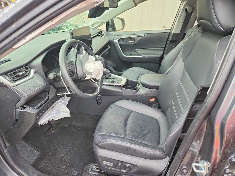 2024 TOYOTA RAV4 XLE PREMIUM — Фото 7 из 13