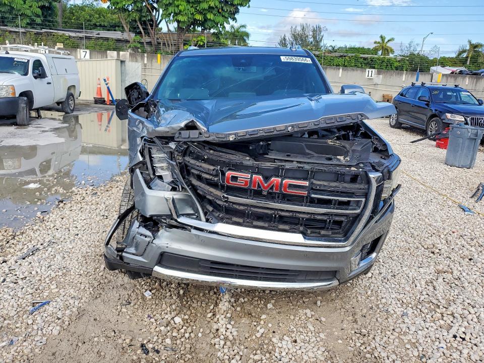2023 GMC YUKON SLT — Фото 5 из 13