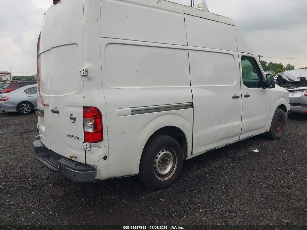 1N6BF0LY2HN805972 2017 NISSAN NV CARGO NV2500 HD photo no. 4