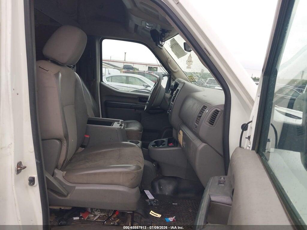 1N6BF0LY2HN805972 2017 NISSAN NV CARGO NV2500 HD photo no. 5