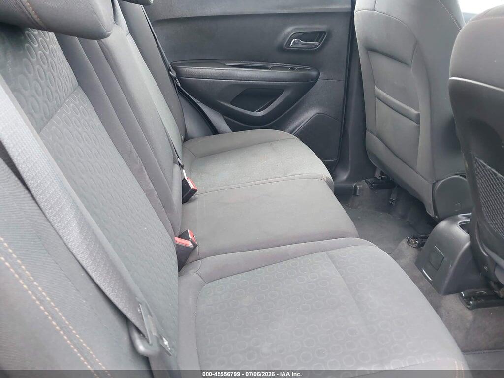 KL7CJNSB3JB558384 2018 CHEVROLET TRAX photo no. 8