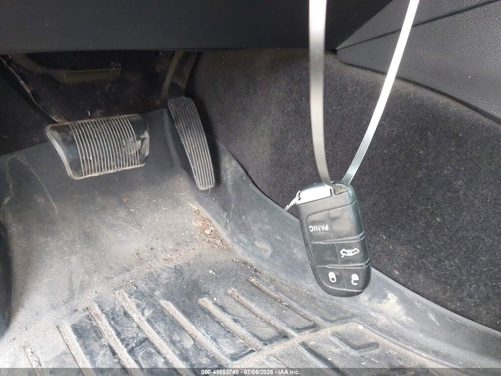 2C3CCAAG5GH343774 2016 CHRYSLER 300 photo no. 11