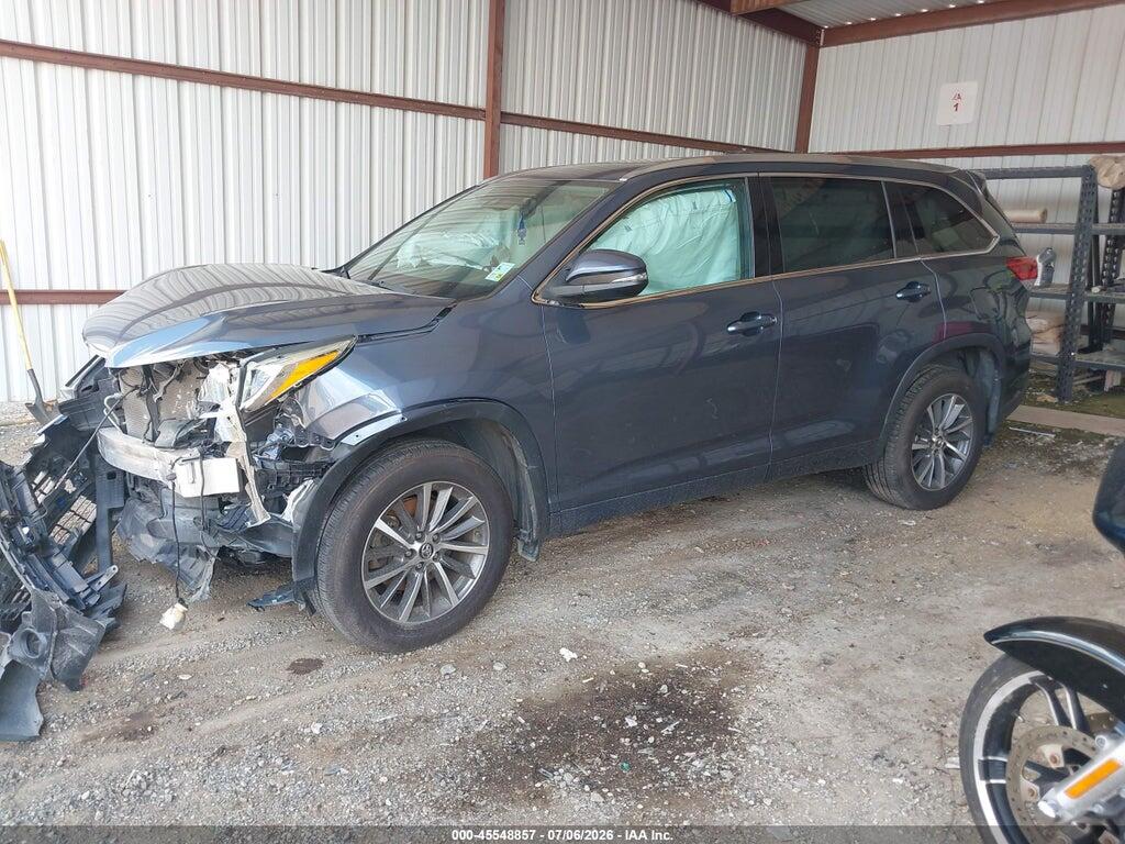 5TDKZRFH9JS277034 2018 TOYOTA HIGHLANDER photo no. 2