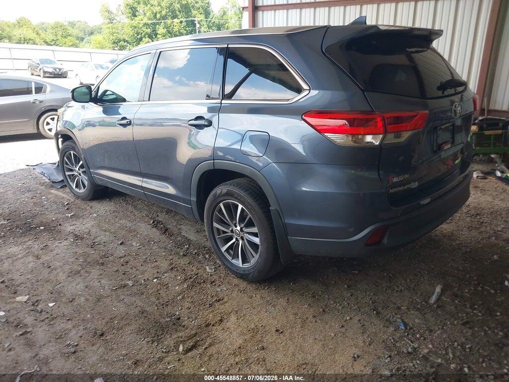 5TDKZRFH9JS277034 2018 TOYOTA HIGHLANDER photo no. 3