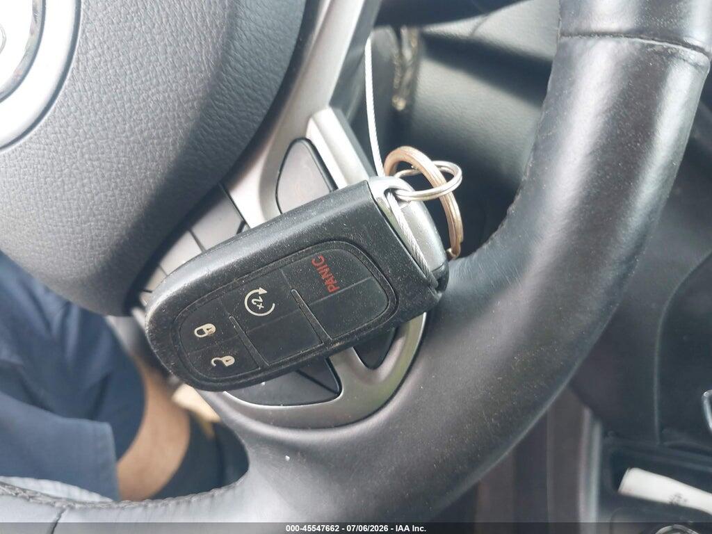 1C4PJMLB0KD213252 2019 JEEP CHEROKEE photo no. 11