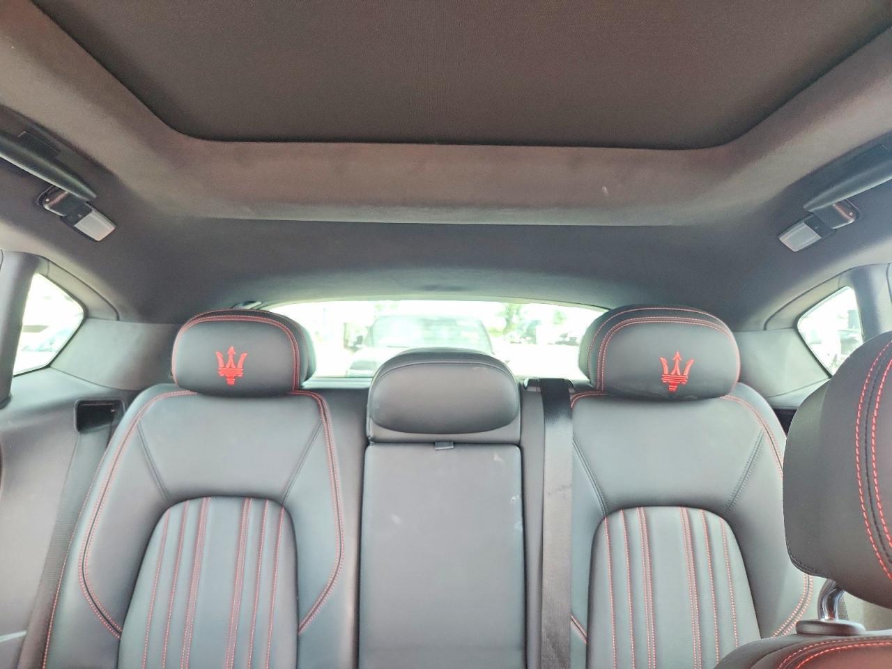 2020 MASERATI LEVANTE LUXURY — Фото 10 из 13