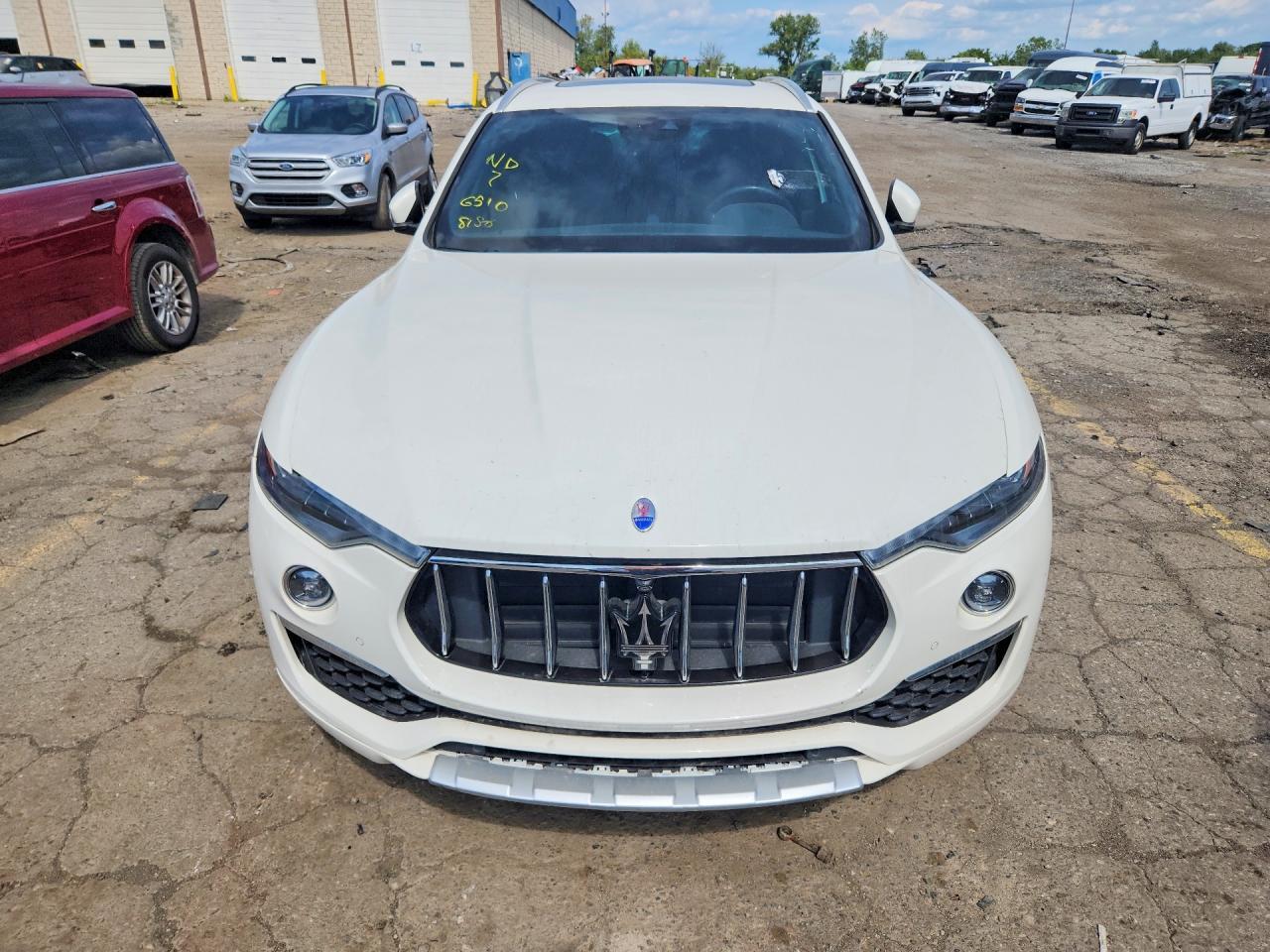 2020 MASERATI LEVANTE LUXURY — Фото 5 из 13