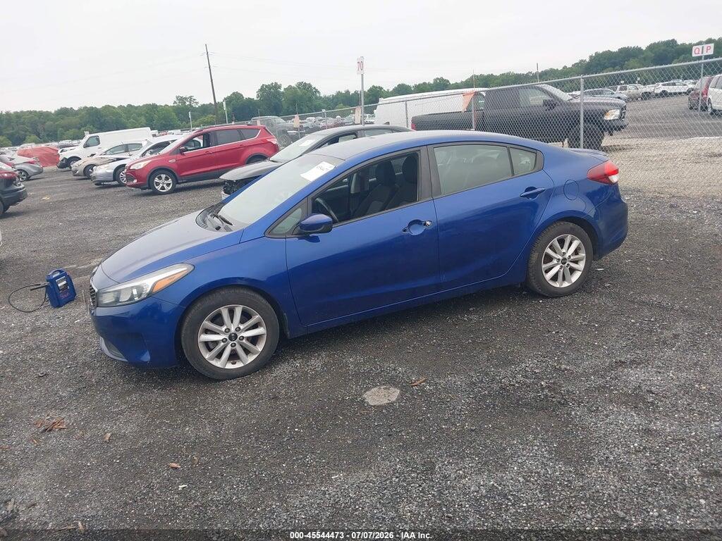 3KPFL4A76HE054619 2017 KIA FORTE photo no. 2