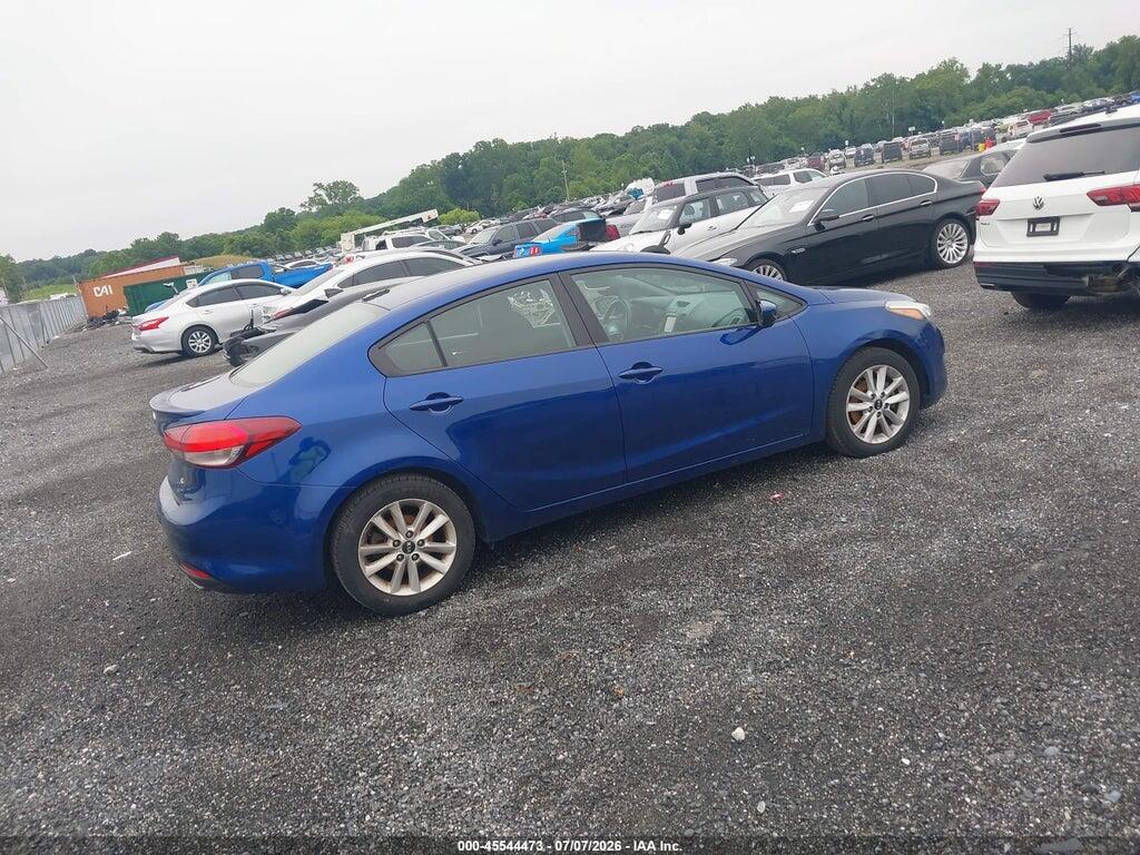 3KPFL4A76HE054619 2017 KIA FORTE photo no. 4