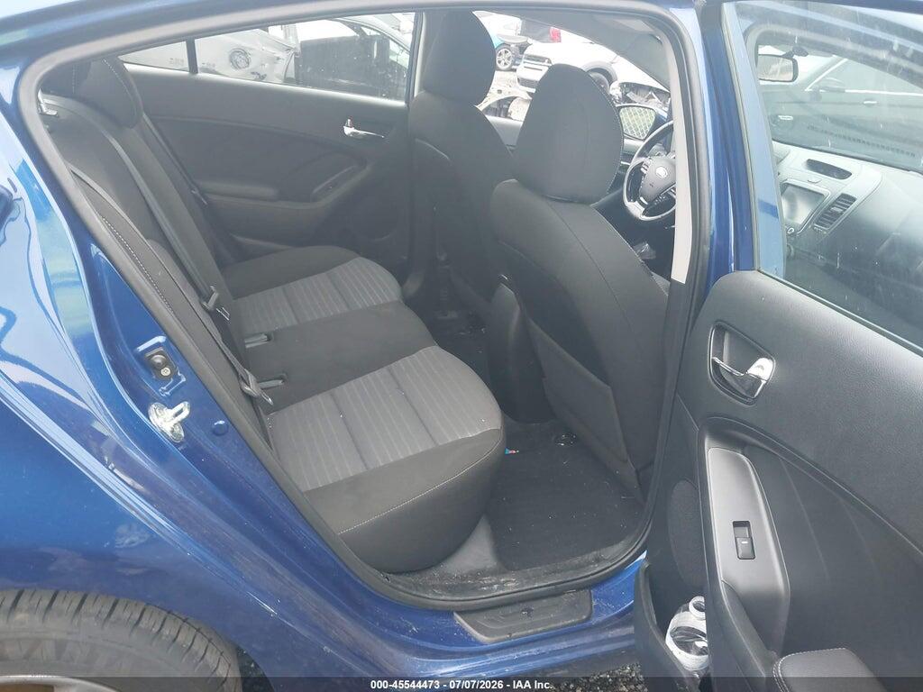 3KPFL4A76HE054619 2017 KIA FORTE photo no. 8