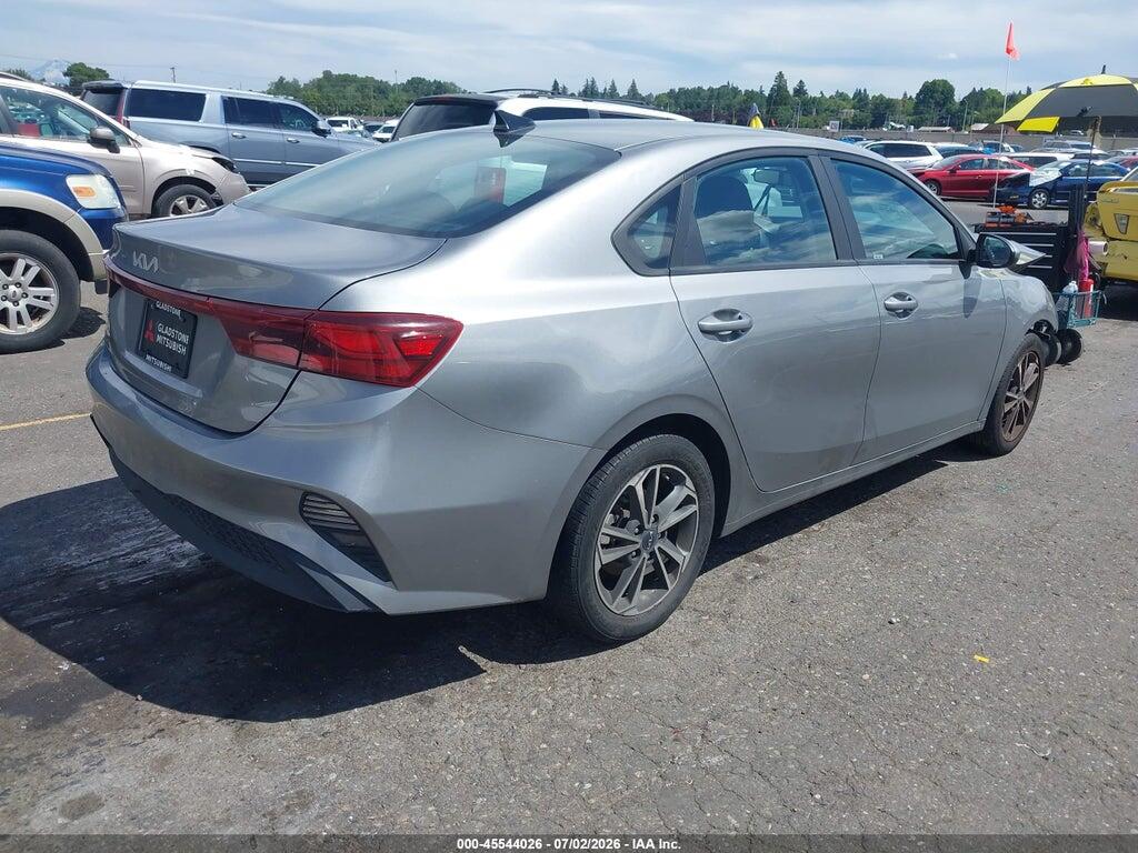 3KPF24AD9NE454789 2022 KIA FORTE photo no. 4