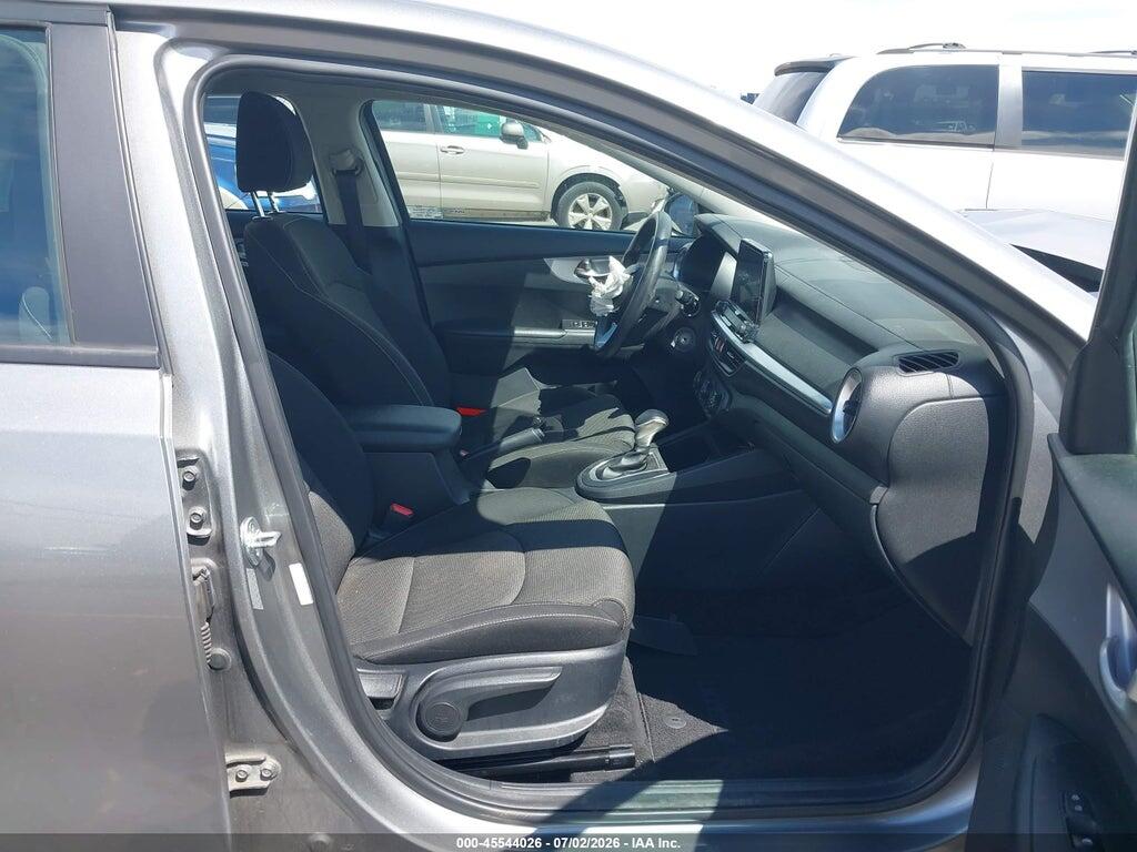 3KPF24AD9NE454789 2022 KIA FORTE photo no. 5