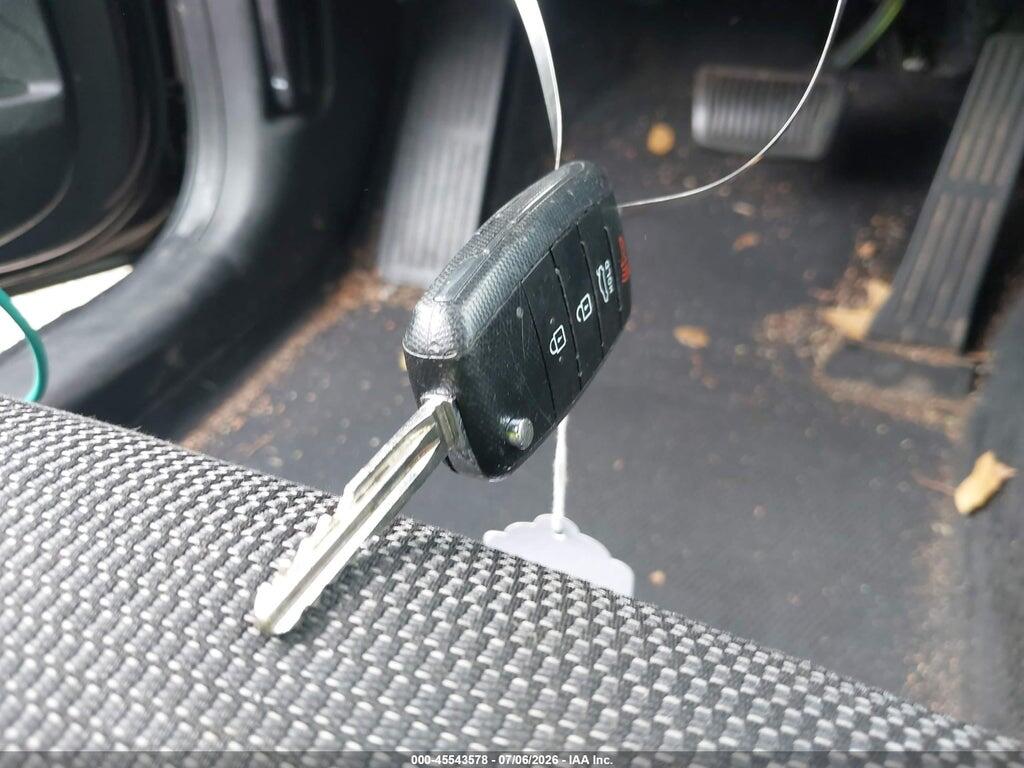 3KPFK4A77JE212636 2018 KIA FORTE photo no. 11