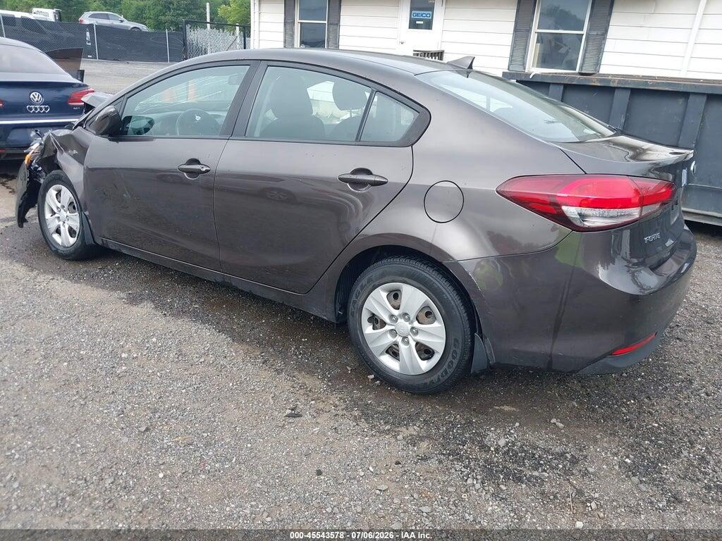 3KPFK4A77JE212636 2018 KIA FORTE photo no. 3