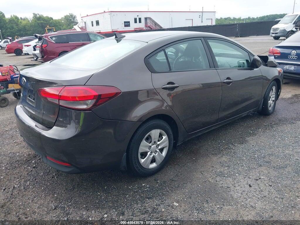3KPFK4A77JE212636 2018 KIA FORTE photo no. 4