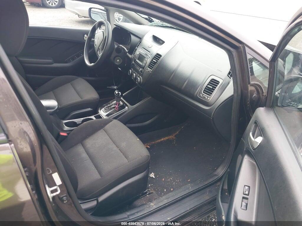 3KPFK4A77JE212636 2018 KIA FORTE photo no. 5