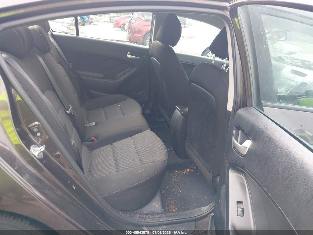 3KPFK4A77JE212636 2018 KIA FORTE photo no. 8