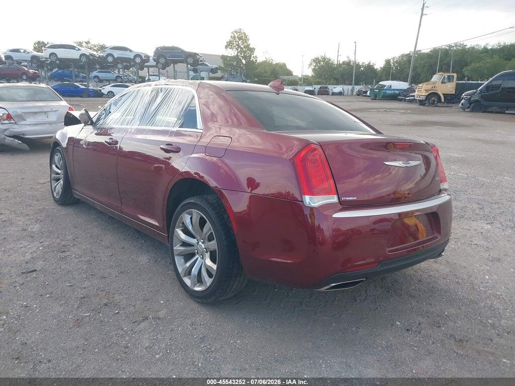 2C3CCAAG8KH601374 2019 CHRYSLER 300 photo no. 3