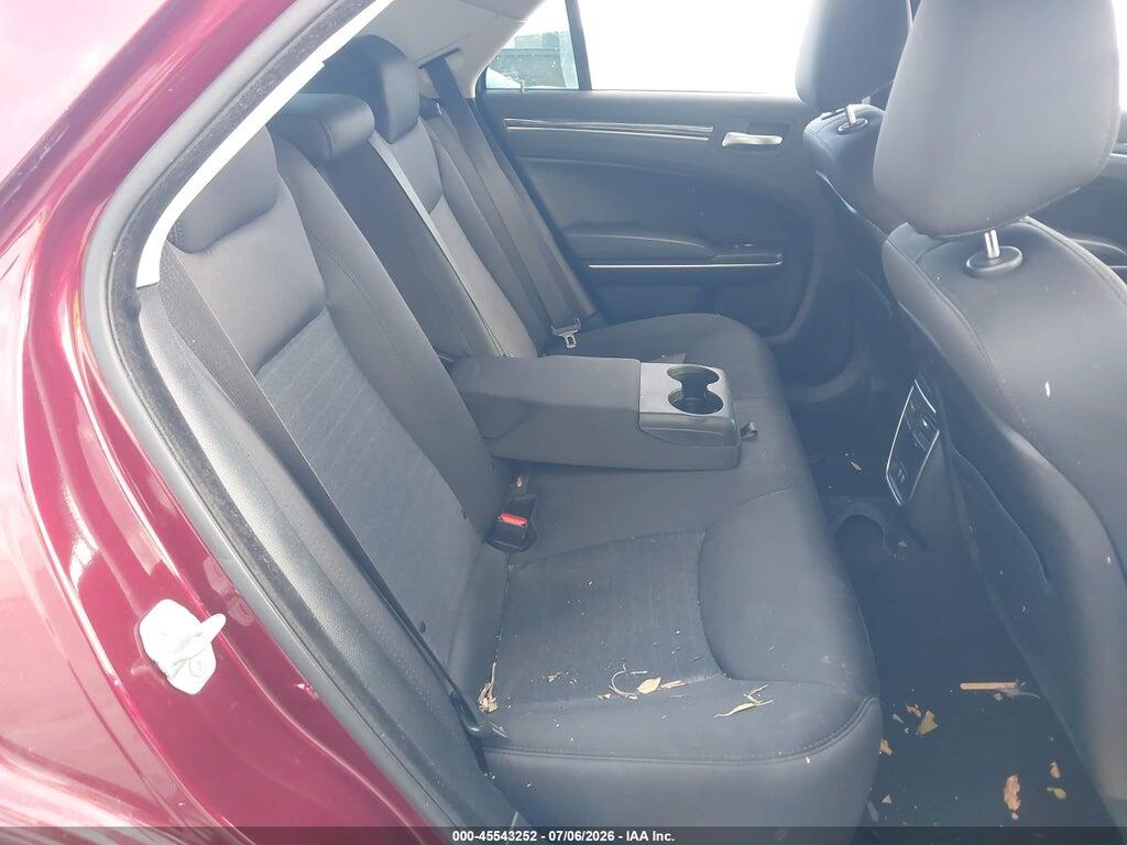 2C3CCAAG8KH601374 2019 CHRYSLER 300 photo no. 8