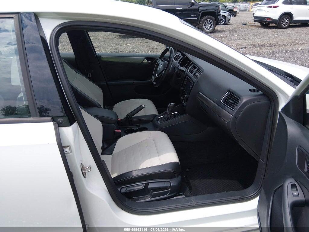3VWD17AJ2HM313331 2017 VOLKSWAGEN JETTA photo no. 5