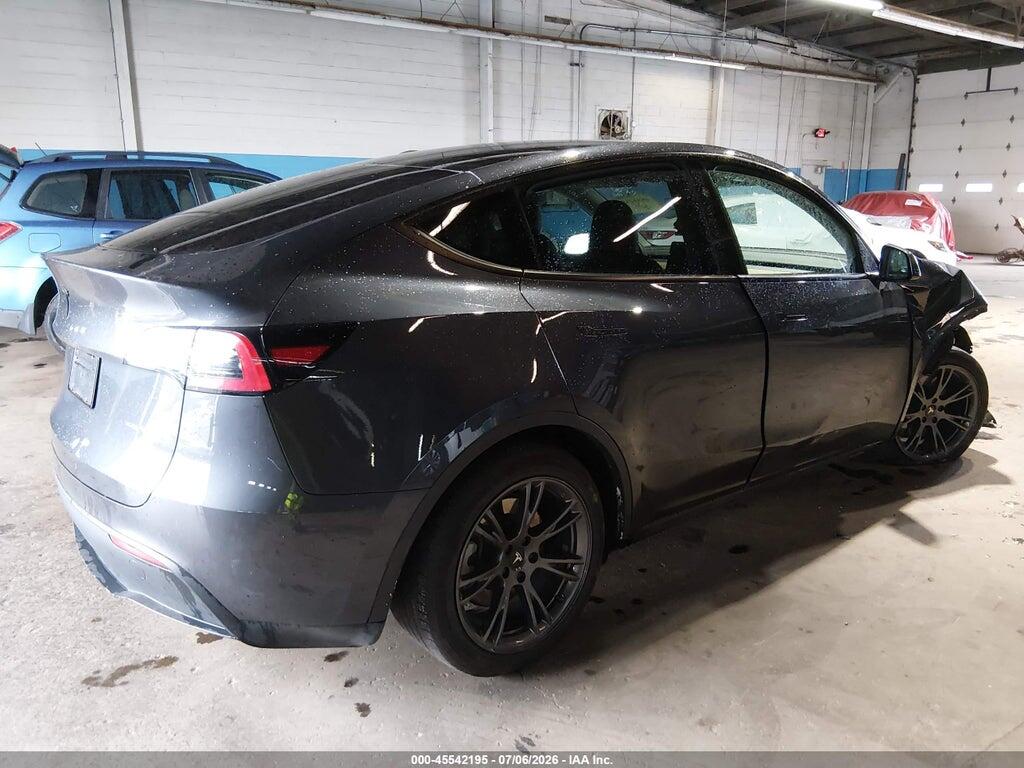 7SAYGDEE6RA325535 2024 TESLA MODEL Y photo no. 11