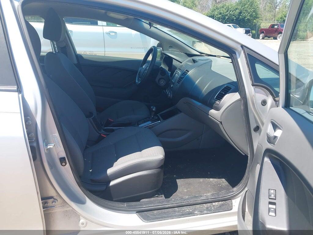 3KPFL4A73HE027913 2017 KIA FORTE photo no. 5
