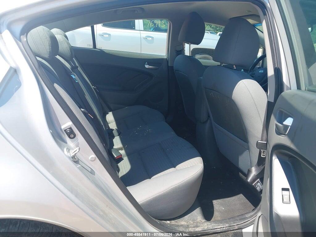 3KPFL4A73HE027913 2017 KIA FORTE photo no. 8
