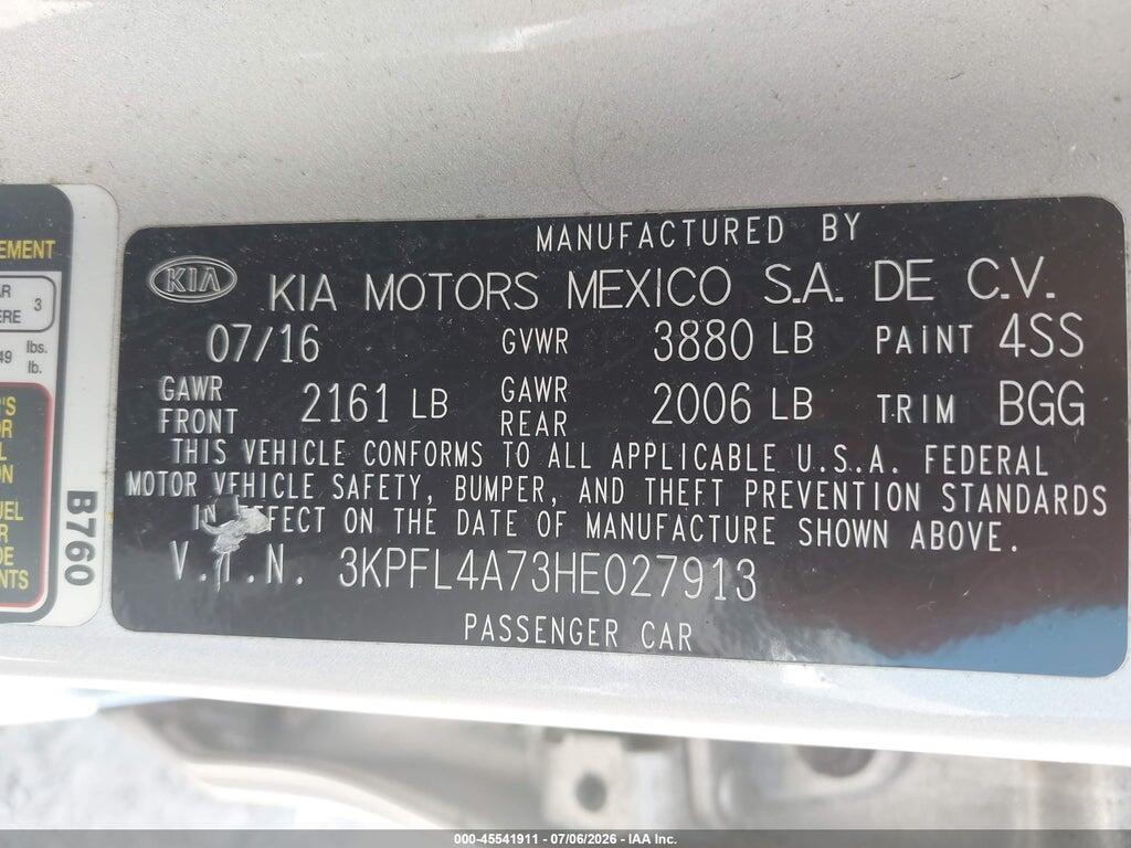 3KPFL4A73HE027913 2017 KIA FORTE photo no. 9
