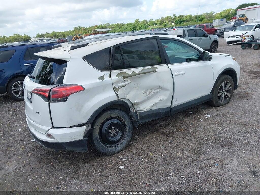 2T3WFREVXHW317504 2017 TOYOTA RAV4 photo no. 4