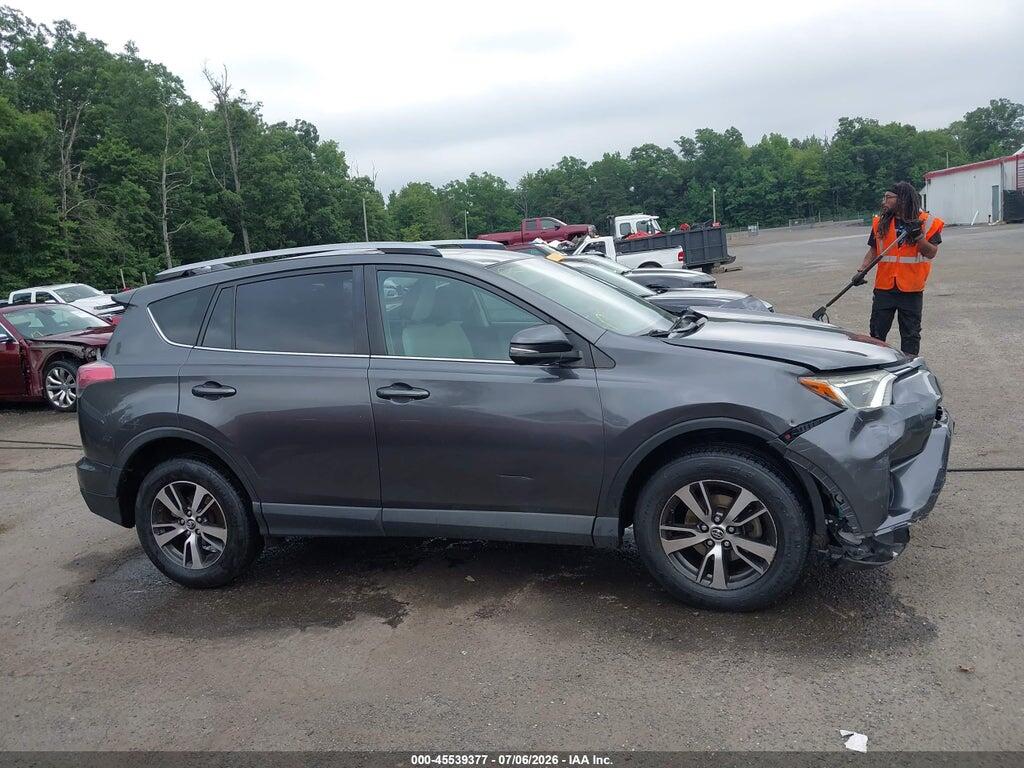 JTMRFREV7HJ701879 2017 TOYOTA RAV4 photo no. 12