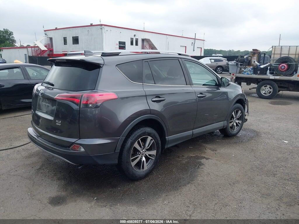 JTMRFREV7HJ701879 2017 TOYOTA RAV4 photo no. 4
